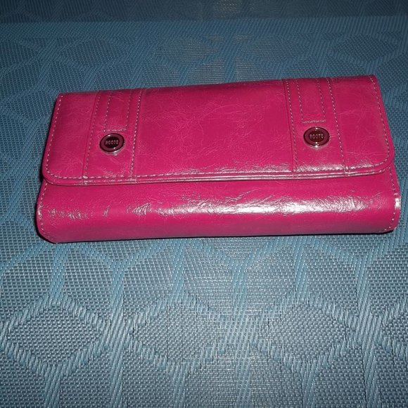 2/$15....NWOT Roots wallet - Picture 2 of 3